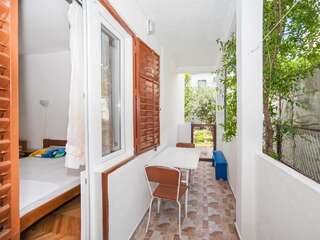 Гостевой дом Guest House Radojicic Биела Трехместный номер с общей ванной комнатой-10
